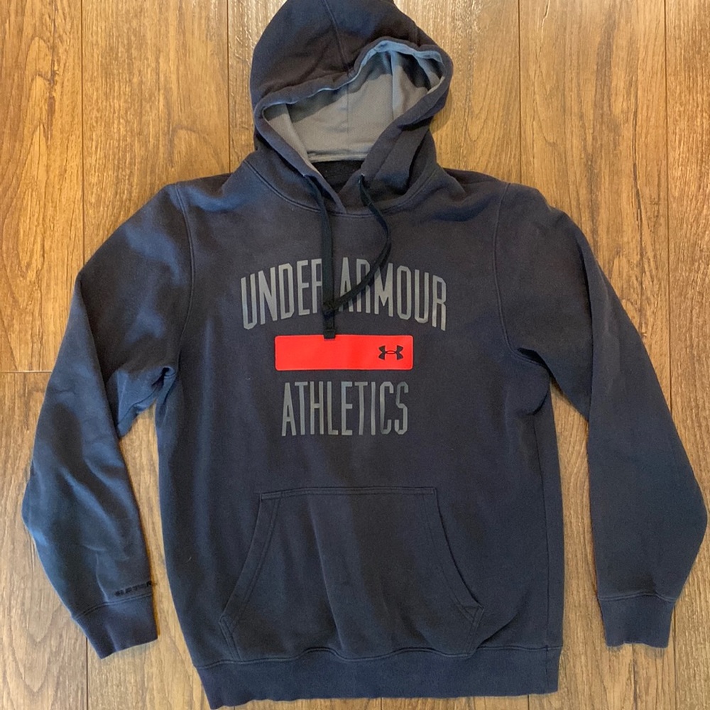 Men’s medium Under Armour black pullover hoodie